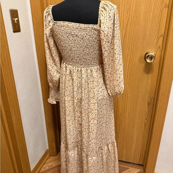 Cottage-Core Macy's Floral Long Sleeve Dress - Picture 4 of 5